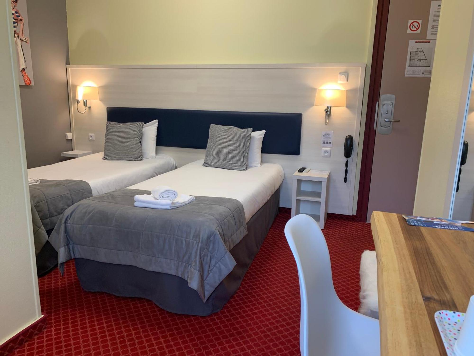 Brit Bleu Nuit Hotel